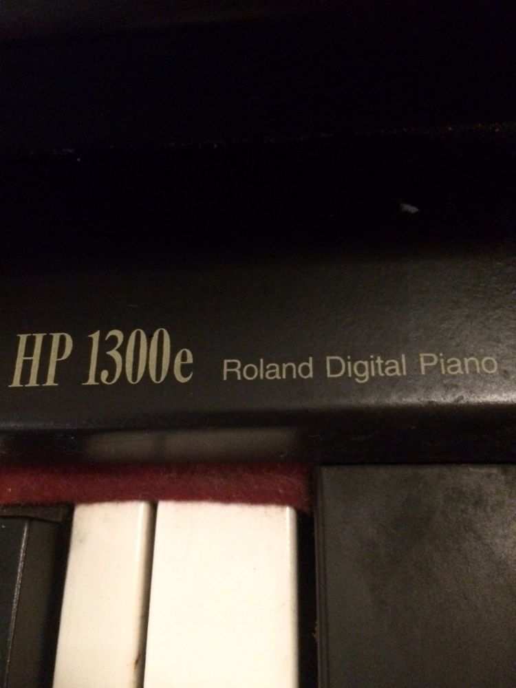 piano-electronico-digital-roland-hp-1300e-D_NQ_NP_884241-MLA27177340935_042018-F